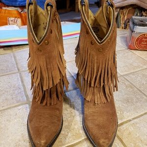 Girls fringe boots